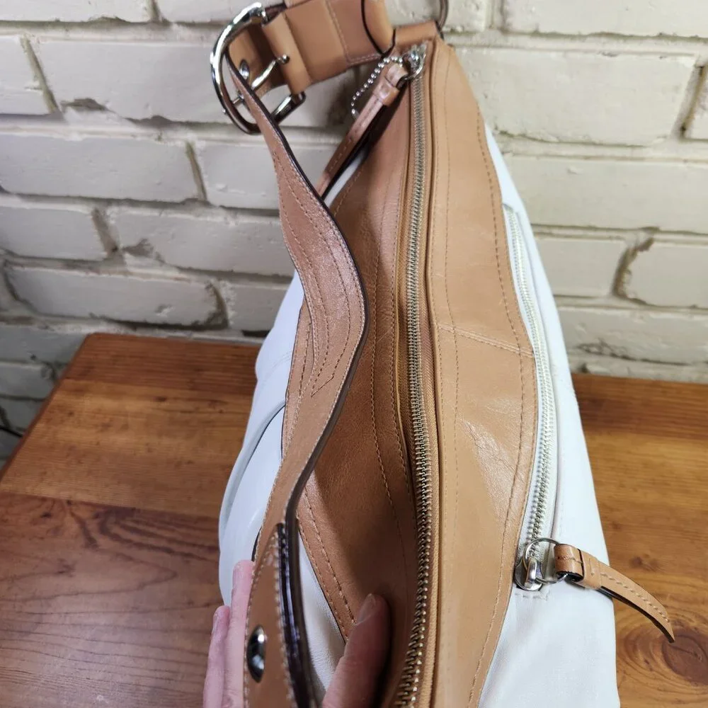 Coach c384 16x11